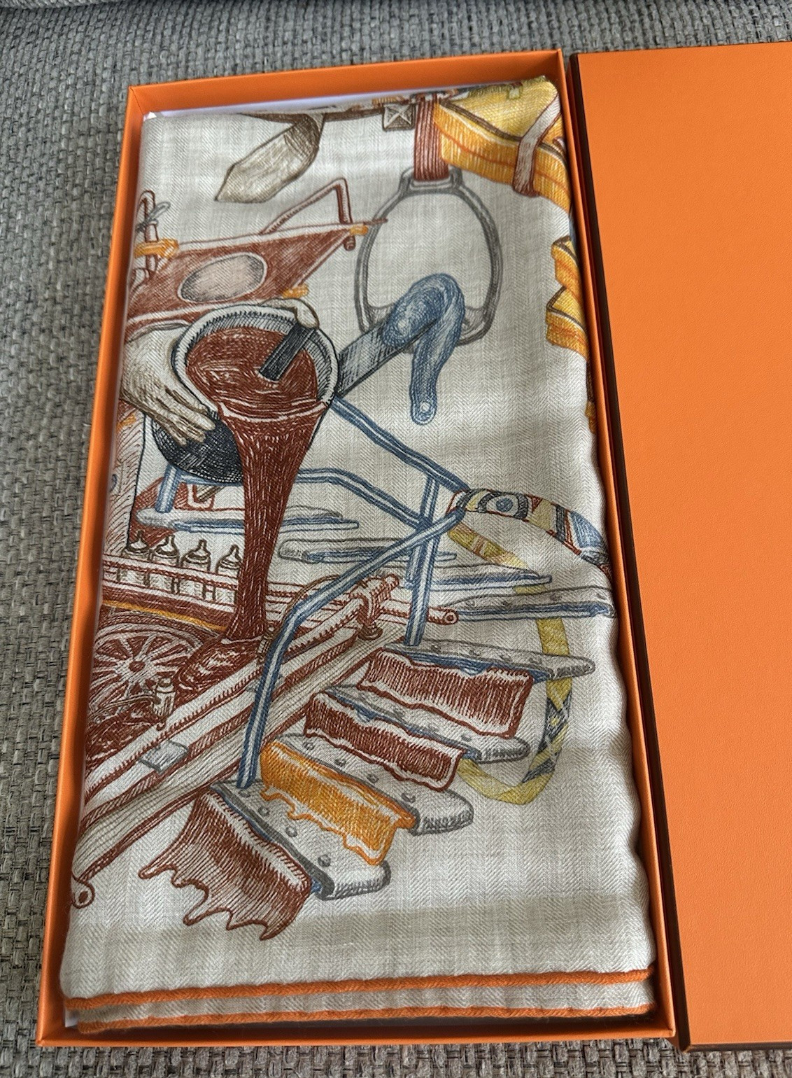 NEW in Box HERMÈS Naturel / Orange / Brun Le Monde d’Hermès Shawl 140 Scarf