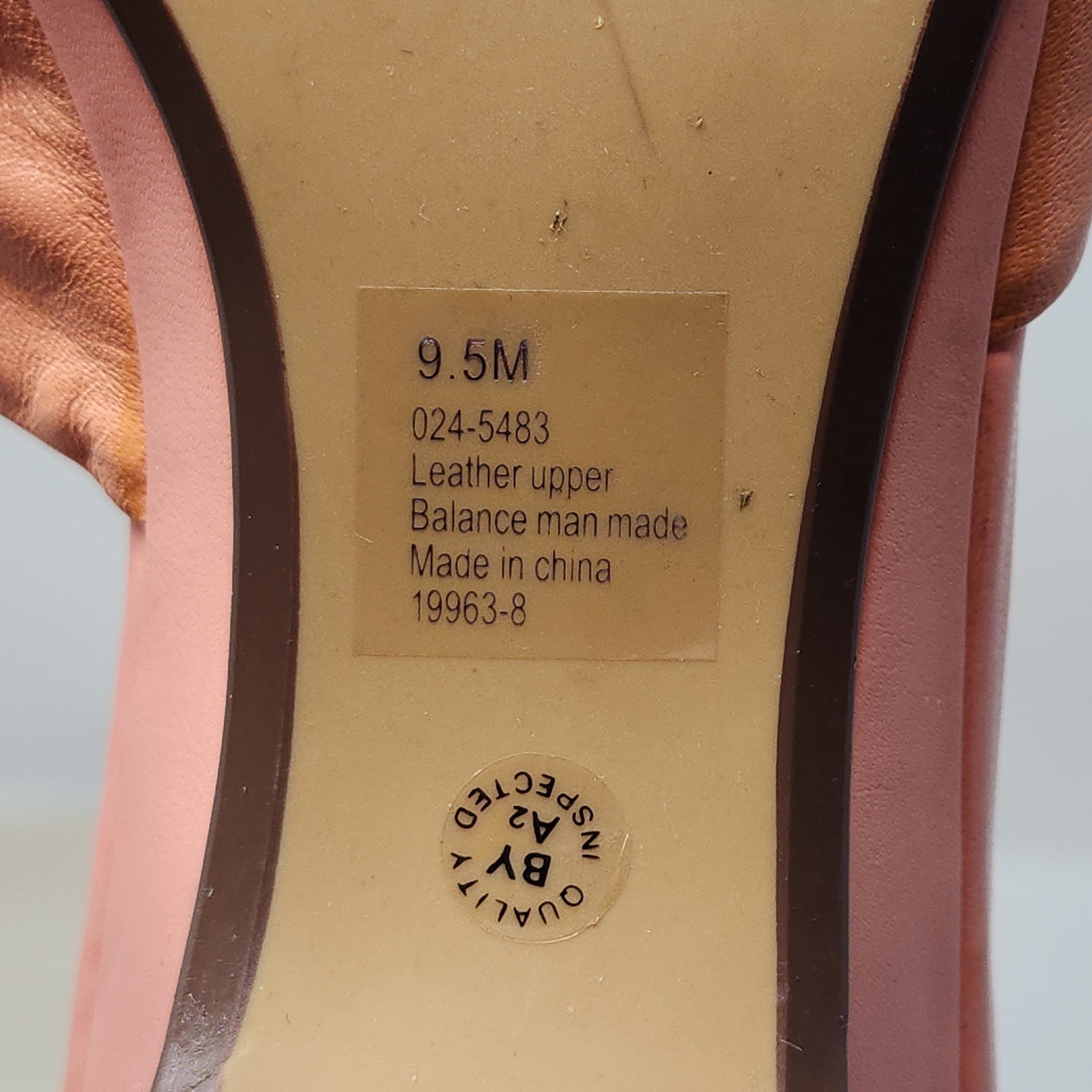 Liz Baker Slides Sandals 9.5 M Womens Peach Leather Knot Kitten Heel Slide Mules