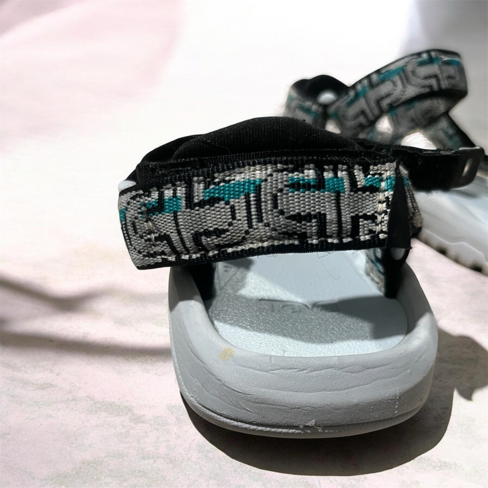 Teva Hurricane XLT2 Womens Size 6 Sandals Nouveau Glacier Grey Hiking 1019235