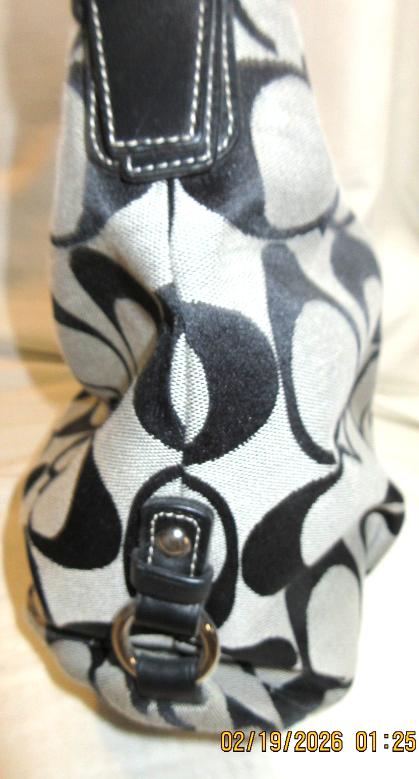 SIGNATURE “OLDER, THE GOOD STUFF”~COACH~LRG CC MONOGRAMMED PURSE~BLACK LEATHER