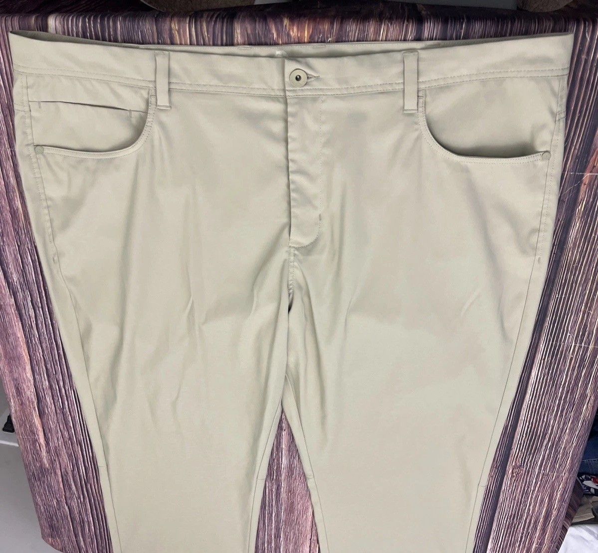 Tommy Bahama Tech Performance Beige Pants Mens Size 46×30 (Actual 47×28)