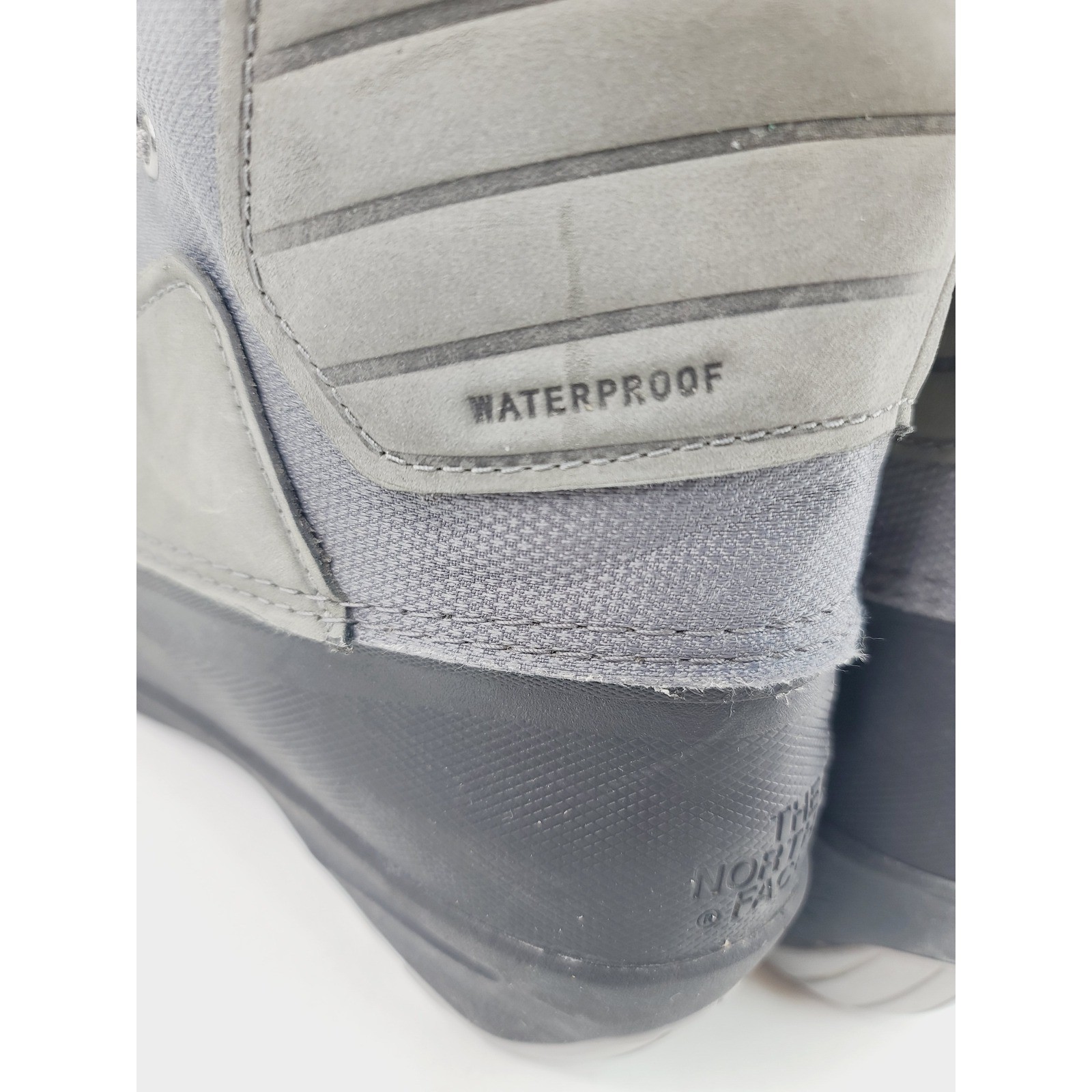 The North Face, Synthetic/Rubber/Faux Fur Snow Boots Women Size 10.5 Gray/Black.