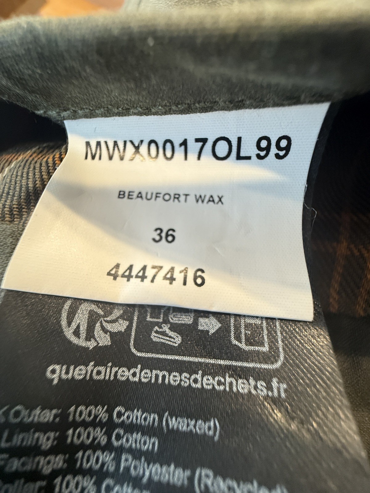 Barbour – Beaufort Waxed Jacket in UK only Archive Olive size 36