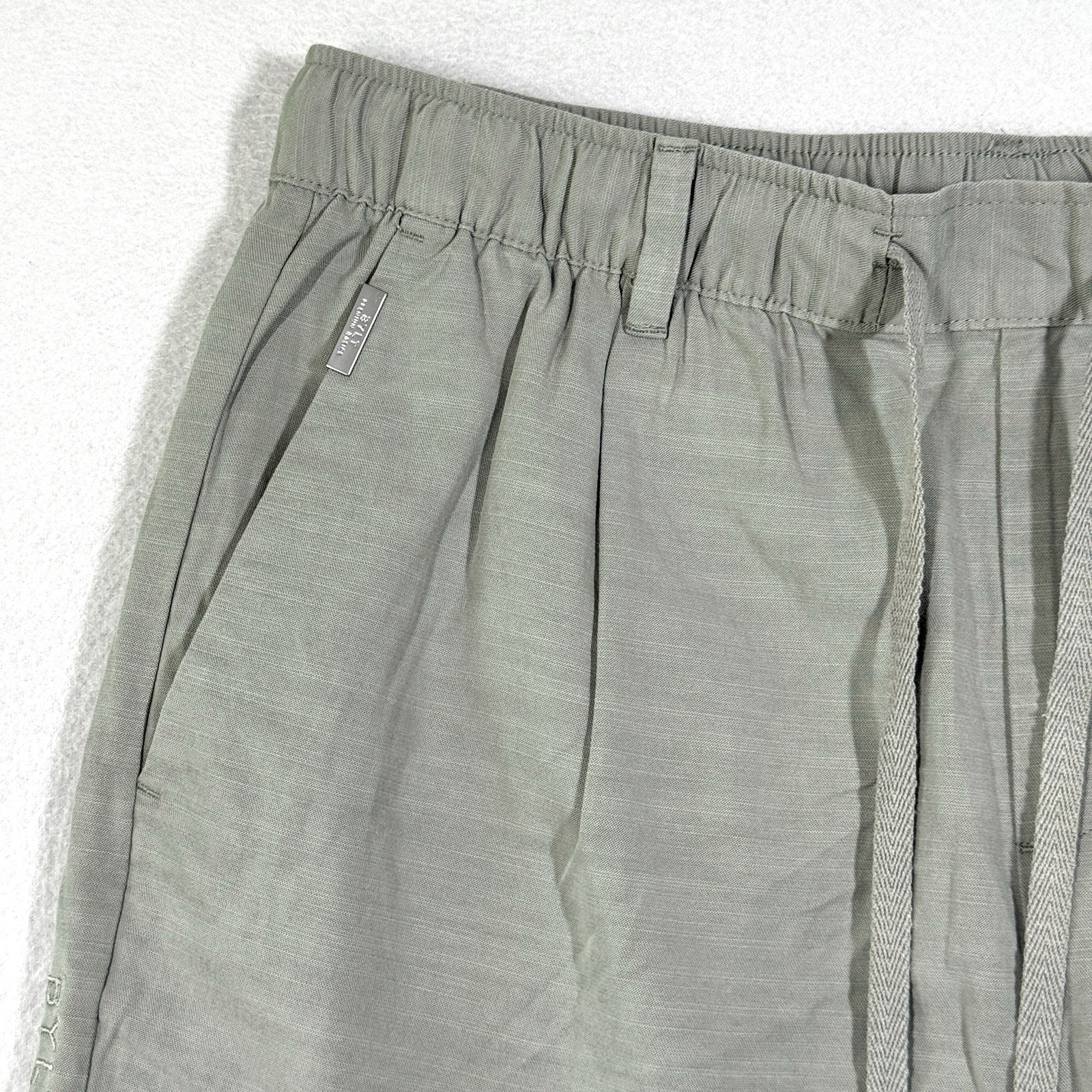 BYLT Shorts Men Medium Paloma 2.0 in Willow Green 6″ Inseam Pull On Coastal NWT
