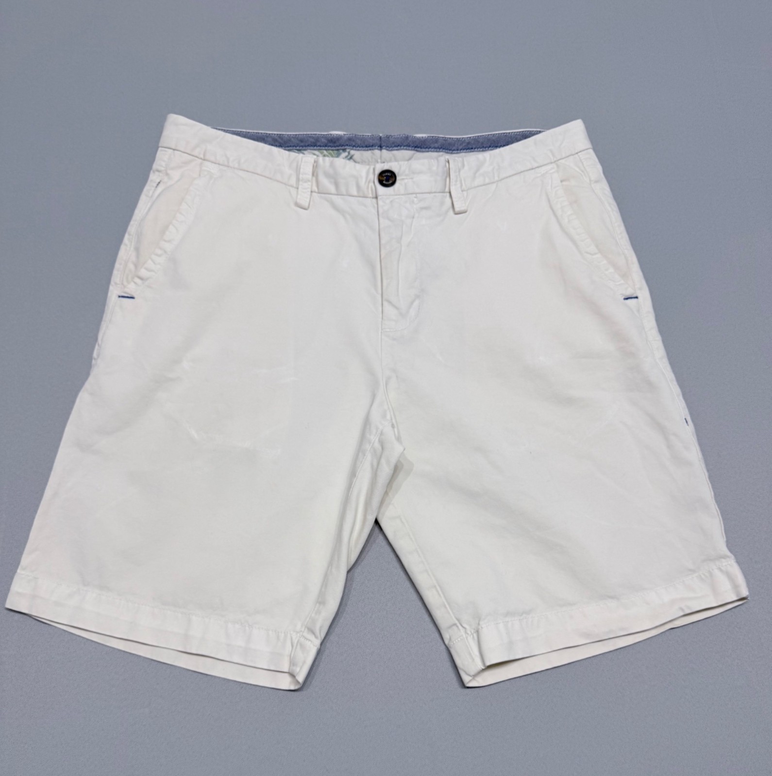 Tommy Bahama Mens Cream Chino Shorts Button Closure Back Pockets Cotton Blend
