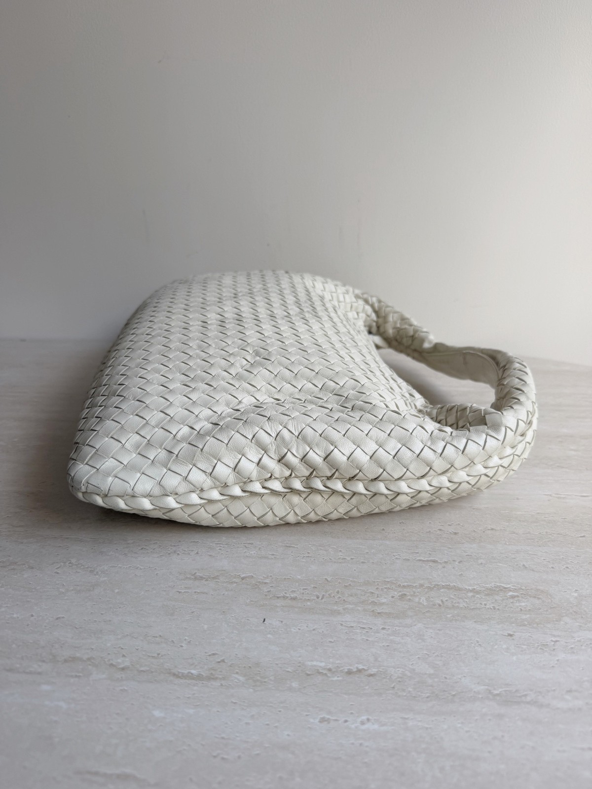 Bottega Veneta Hobo Bag Intrecciato Off-white Leather Shoulder Bag AUTH W13.5in