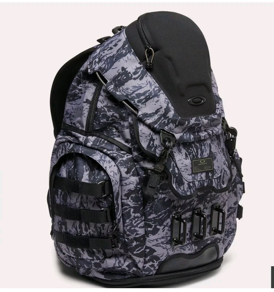 MENS OAKLEY KITCHEN SINK GRAY TIGER CAMO BACKPACK BRAND NEW WITH TAGS AUTHENTIC!