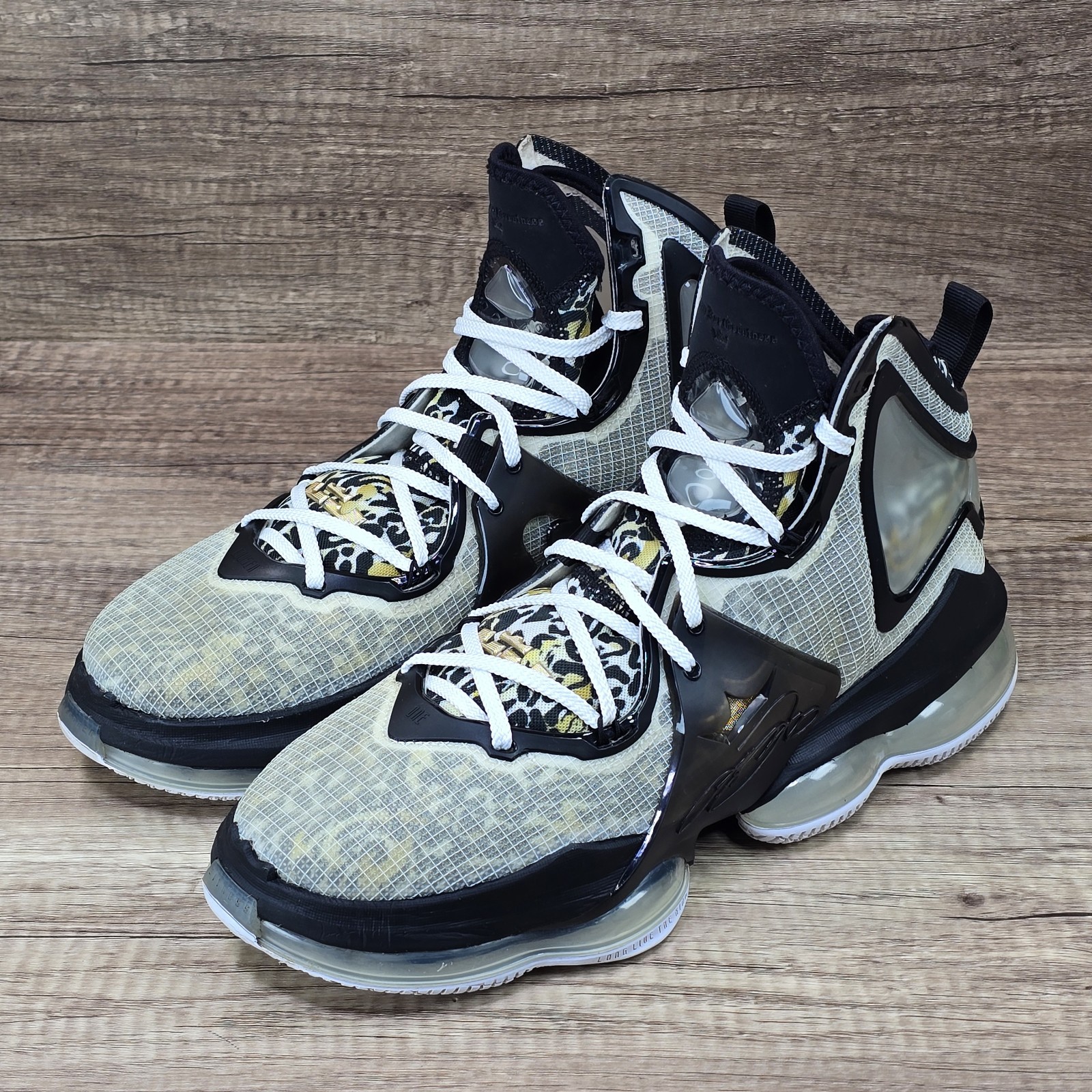 Nike Lebron 19 Royalty Men’s Size 10 White Metallic Gold Black Shoes (CZ0203-100