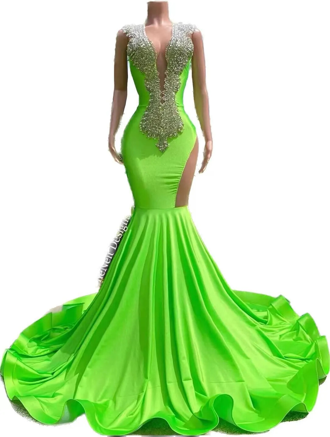Green Mermaid Prom Dresses V-Neck Backless Silver Crystals Beaded Evening Gowns