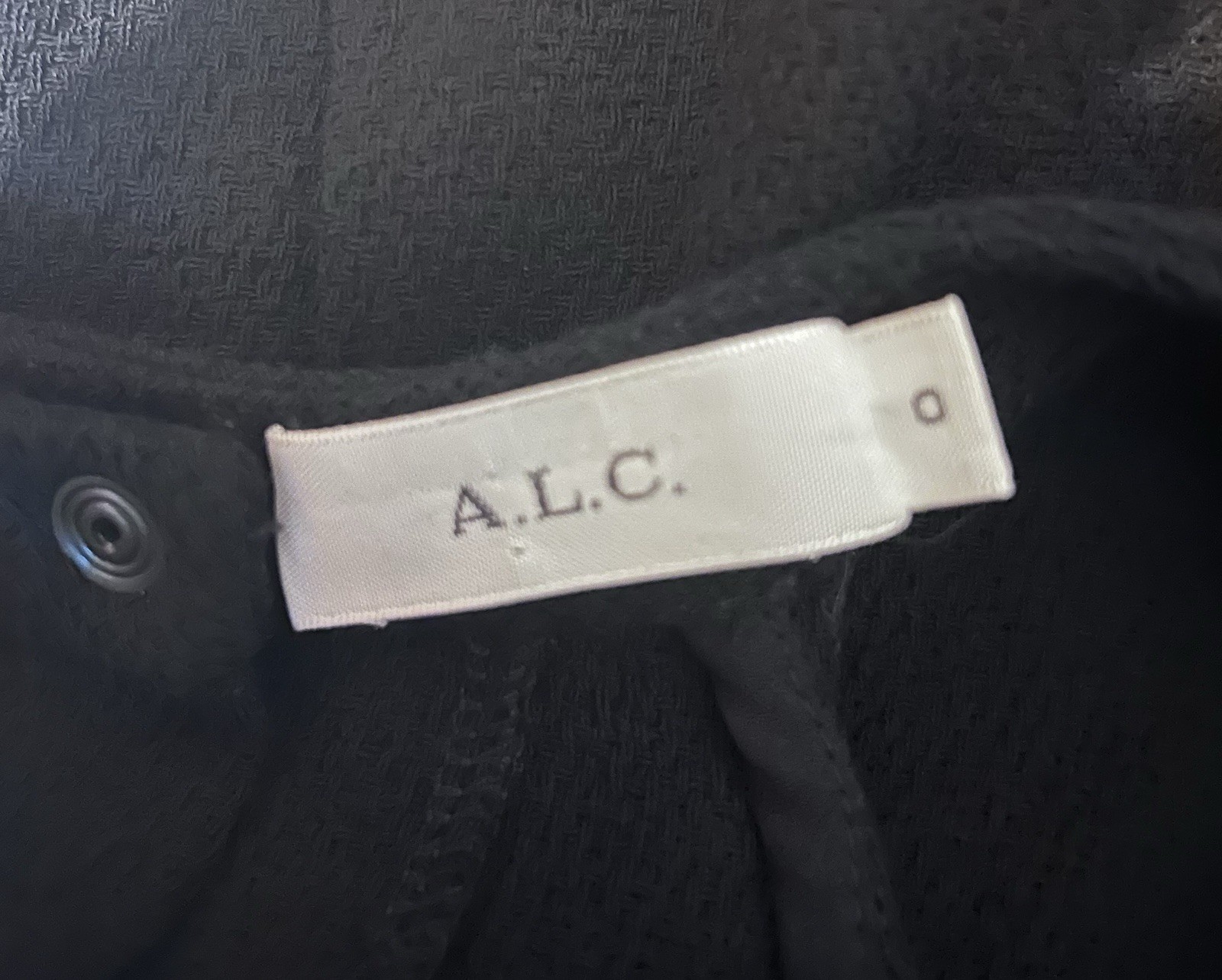 A.L.C. Women’s Black Sleeveless Mock Neck Cropped Knit Button Back Top Size 0