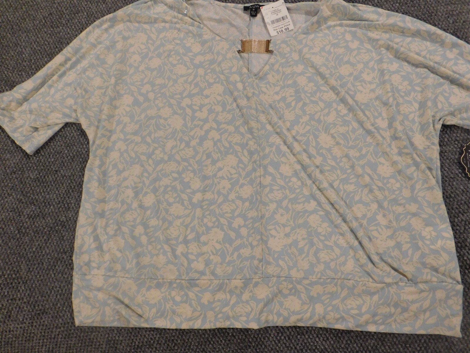 A.U.W. Womens Blouse 3X Plus Blue floral pullover top
