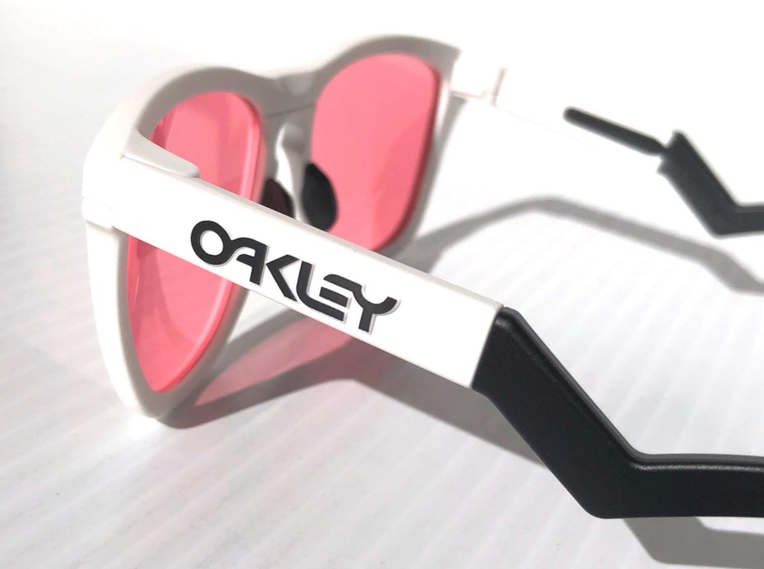 Oakley FROGSKINS HYBRID Matte White GALAXY HD Pink Lens Sunglass 9289-08