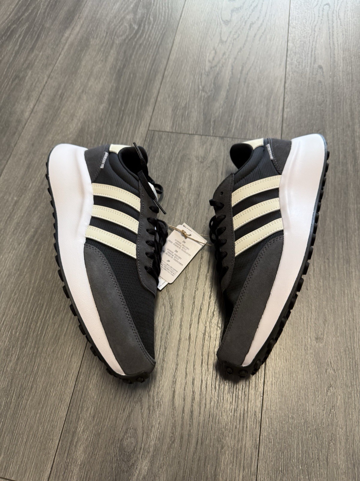 Adidas Run 70s Black White Women’s Size 7.5 Athletic Sneakers Shoes GW5609