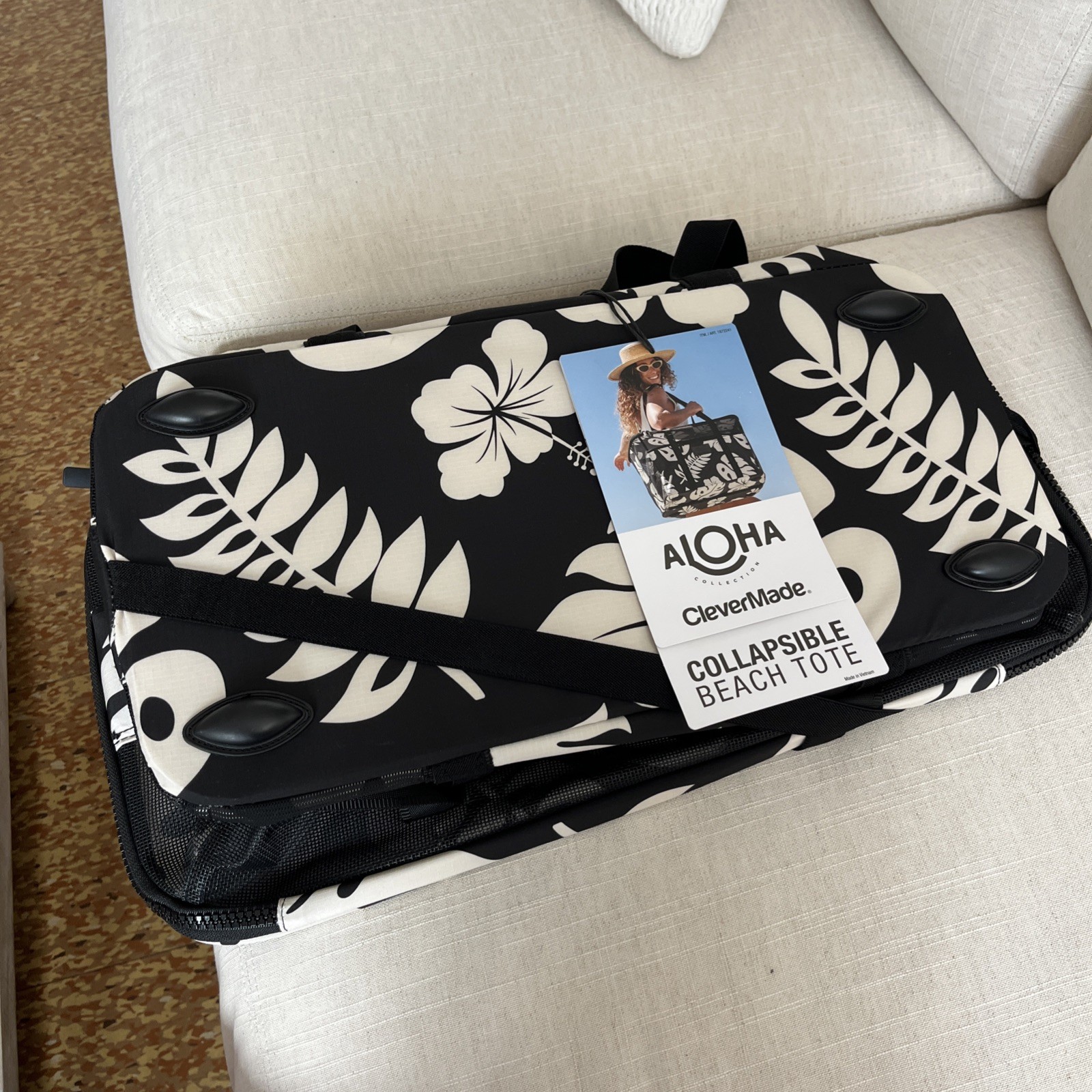 Aloha Collection CleverMade Foldable Mesh Beach Tote Black White Floral Zip NWTS