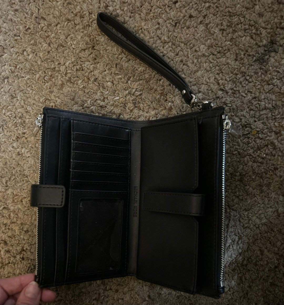 Michael Kors Black Wristlet Wallet Used Great Condition No Marks