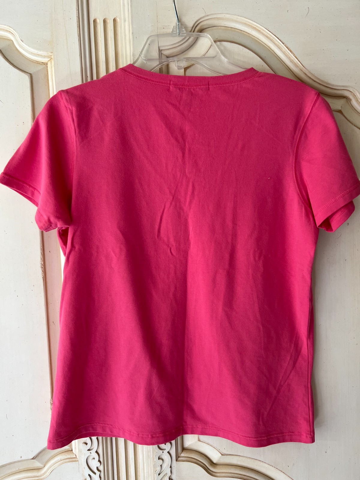 CABI COTTON/SPANDEX CORAL PINK SHORT SLEEVED V-NECK TOP. SZ. L.FITS LIKE MEDIUM.