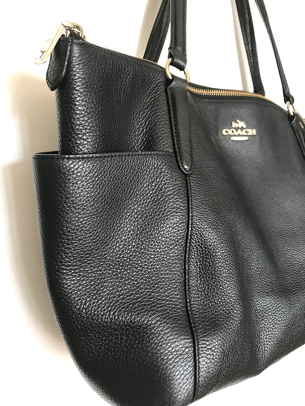 Classic Authenticated Coach New York Ava Cross Grain Leather Chained Tote Black
