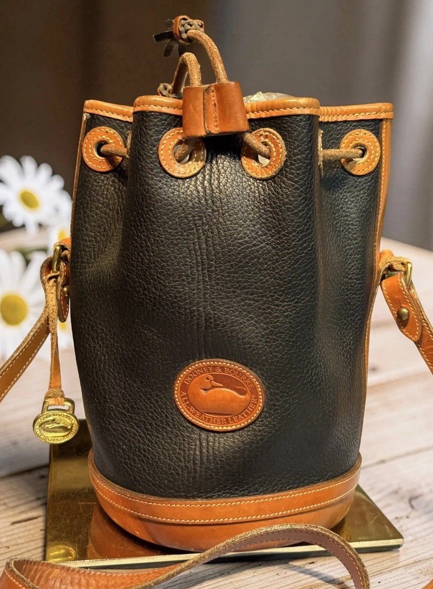 Dooney Bourke Vintage Black Small Drawstring Bucket Shoulder Bag Leather Retro