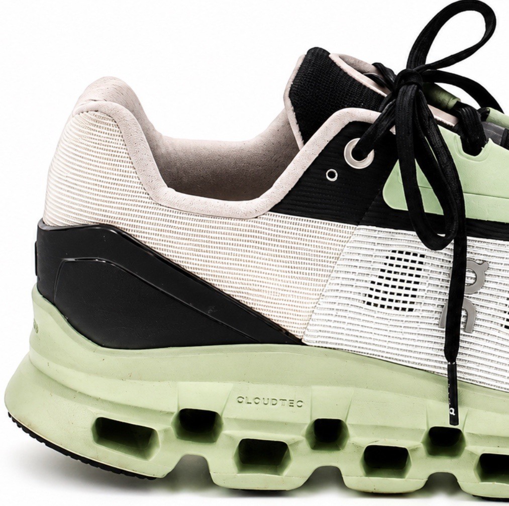 ON Cloud Cloudstratus Lightweight Running White/Moss Women Shoe Sneakers Sz 10