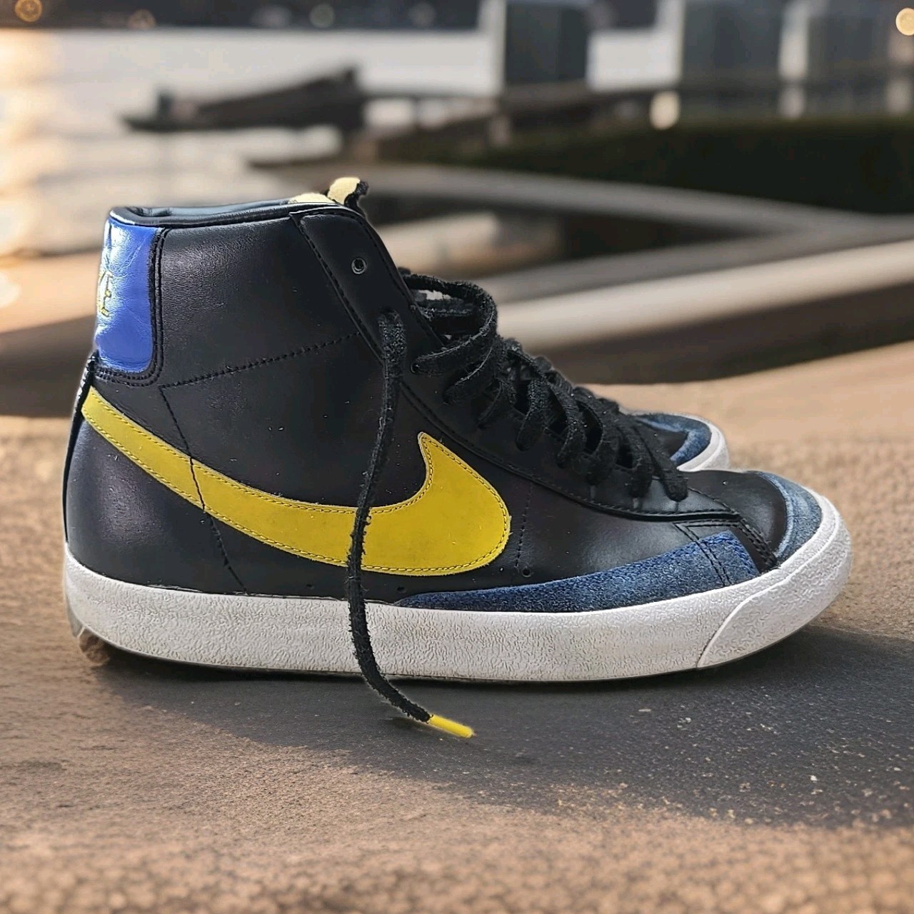 NIKE Peace Love & Basketball Blazer Mid 77 Black Sneakers Mens Sz 11 Sports Shoe