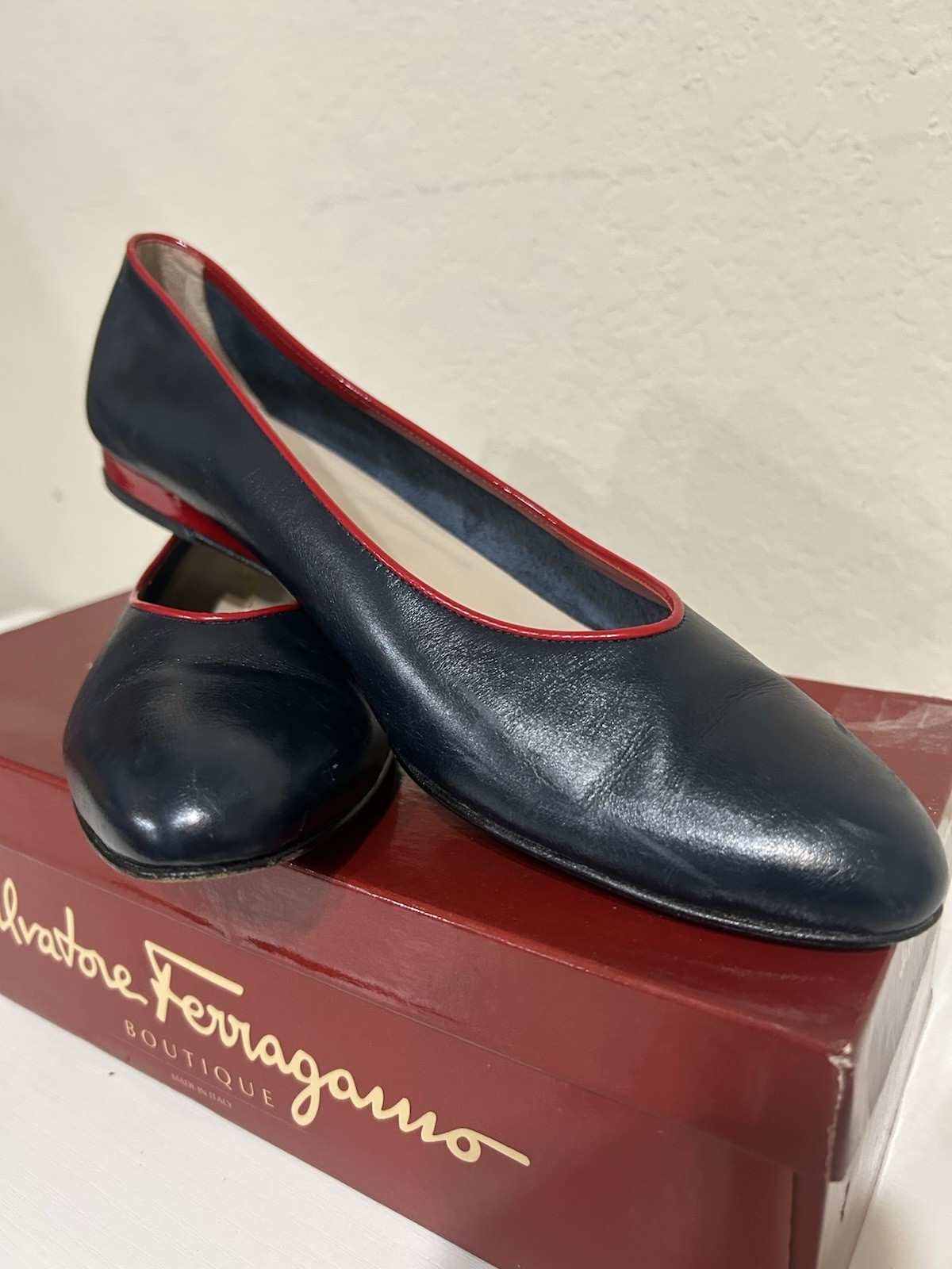 Salvatore Ferragamo Navy/Red Leather Ballet Flats Almond Toe Slip-On AAA 11