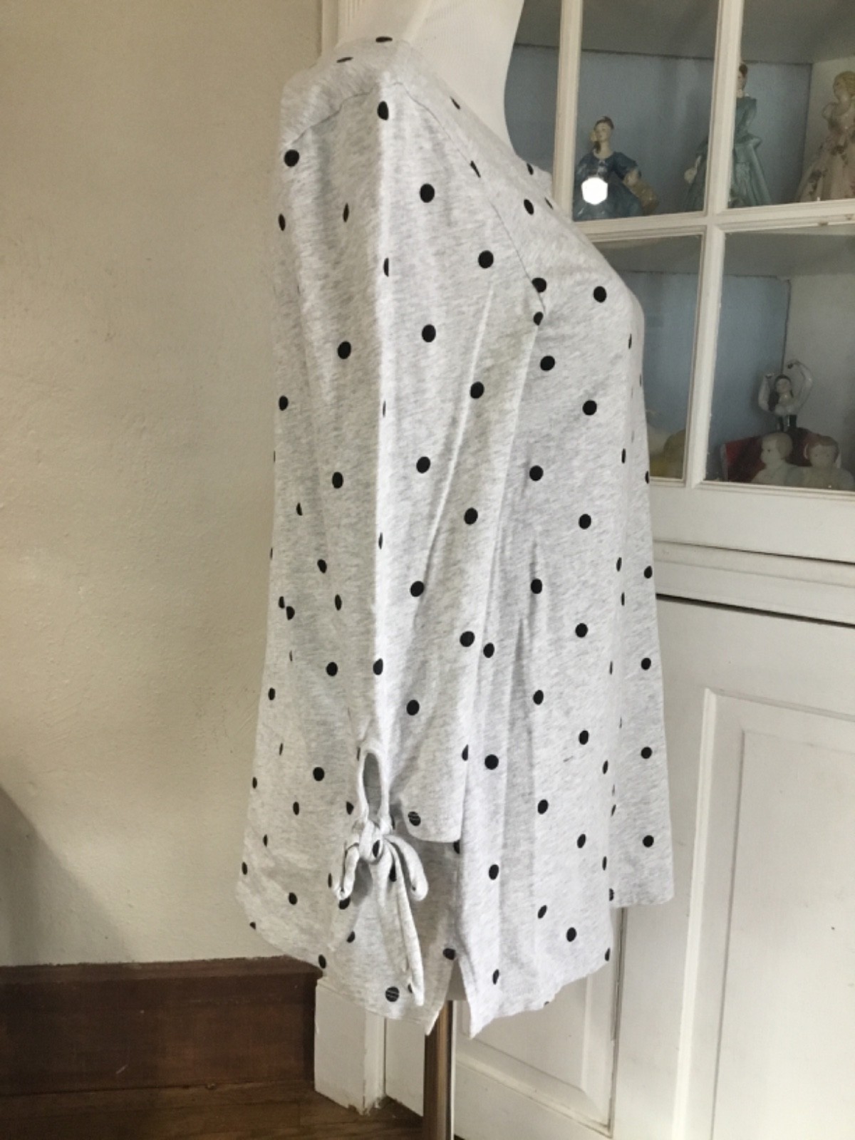 Old Navy Gray Black Polka Dot 3/4 Tie Sleeve Detail Pullover Top S EUC