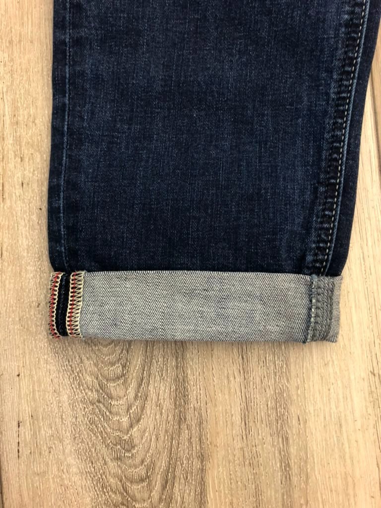 Silver Jeans Co. Women’s Chelsea Boyfriend Mid Rise Slim Leg Jeans 30W x 29L