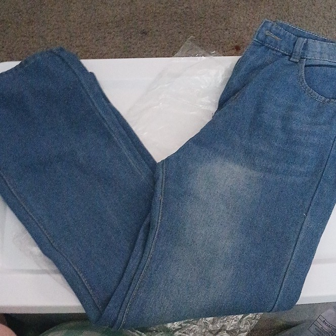 Women’s Blue Medium Wash Denim Straight Jeans, Regular Fit, Mid Rise, M Fit Sz 9