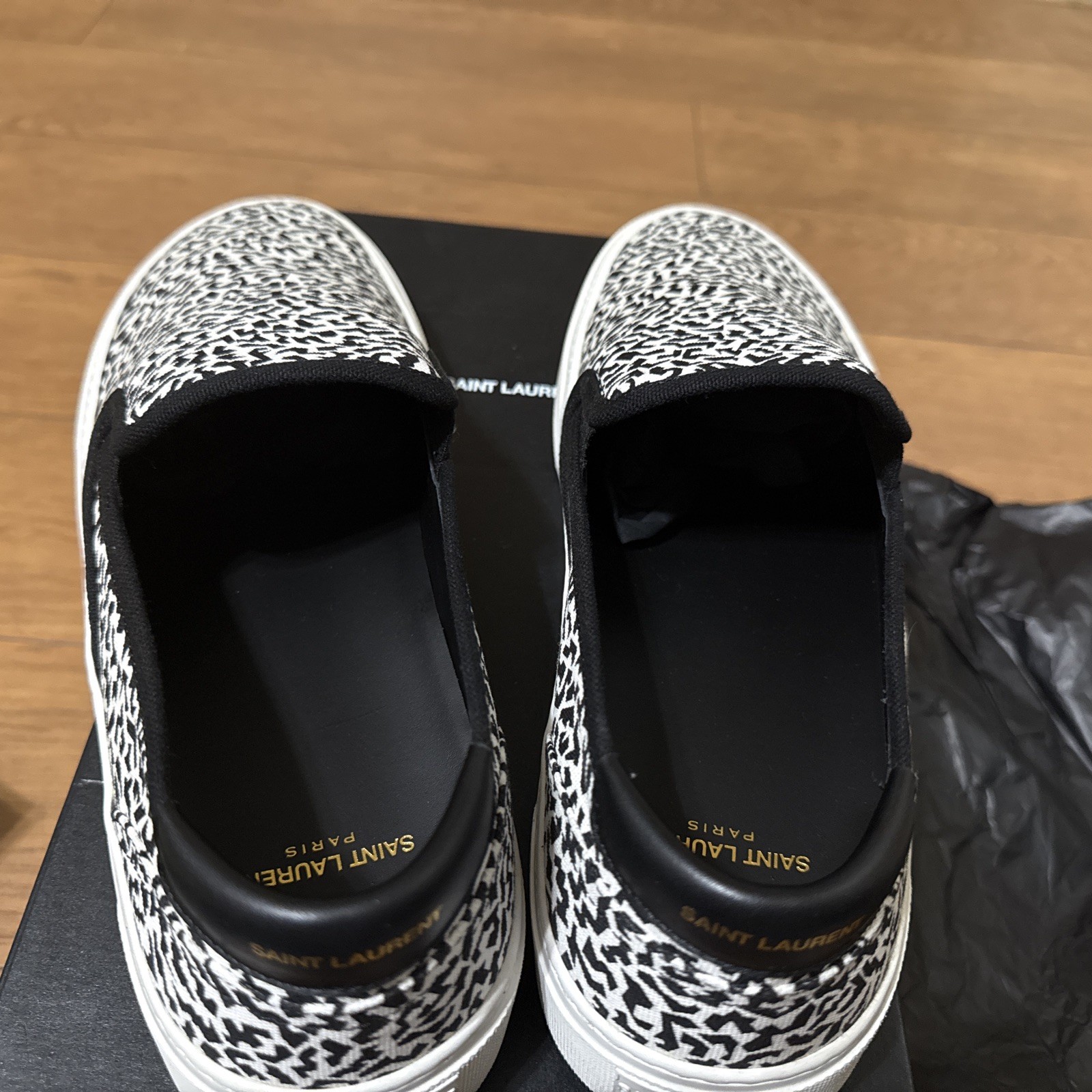 $330 Saint Laurent Black / White Venice Sneakers size US 15, EU 48 Made in Italy