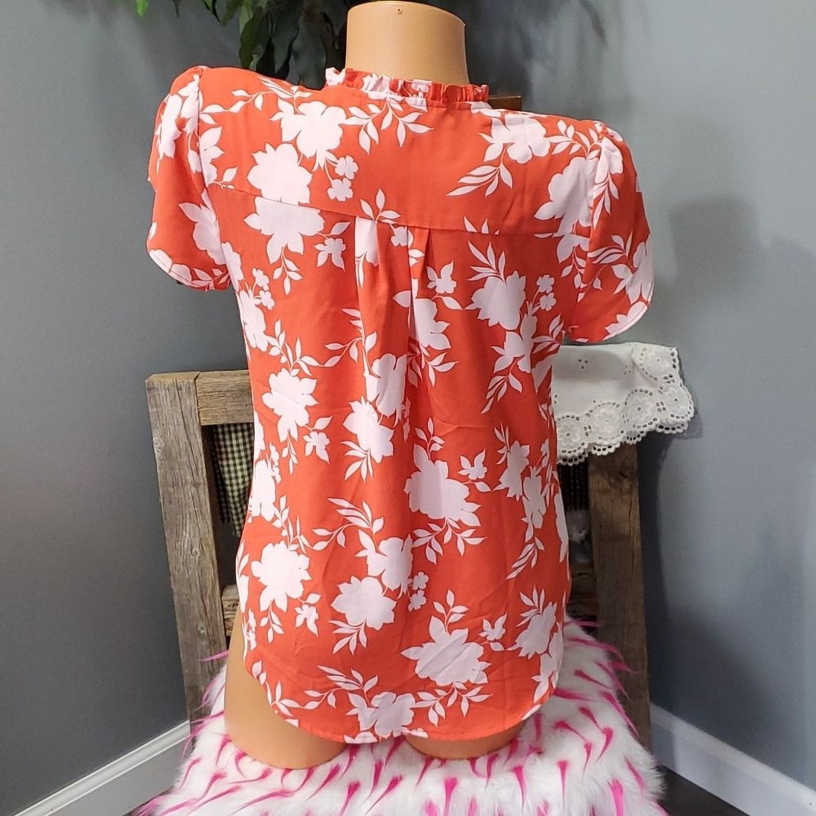 41 Hawthorn floral ruffle top S EUC