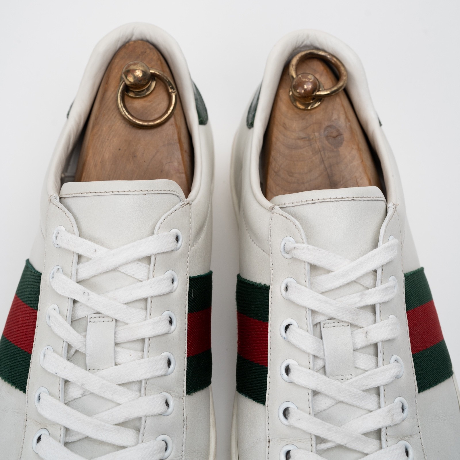 Gucci Ace Men’s White Leather Sneakers Green Red Web Stripe 386750 Size 8