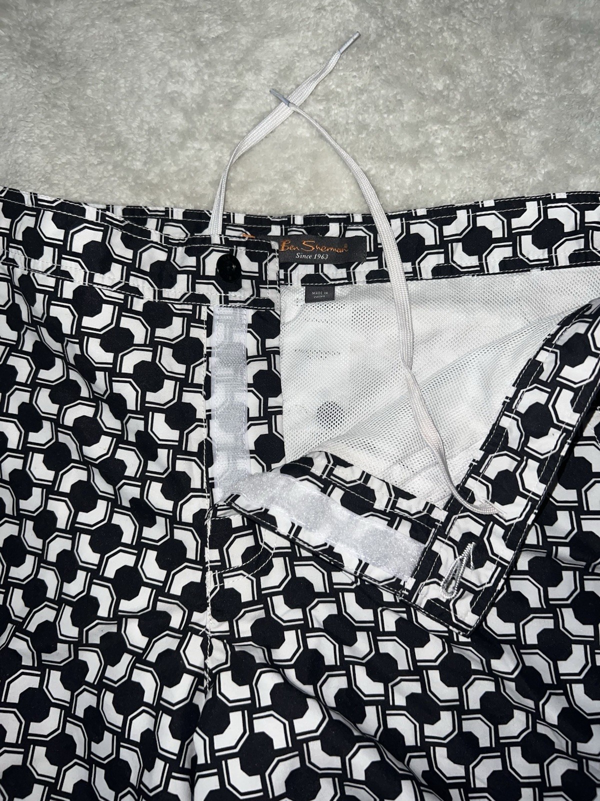 Ben Sherman Men’s Geometric Swim Shorts Drawstring Pockets Black/White W32