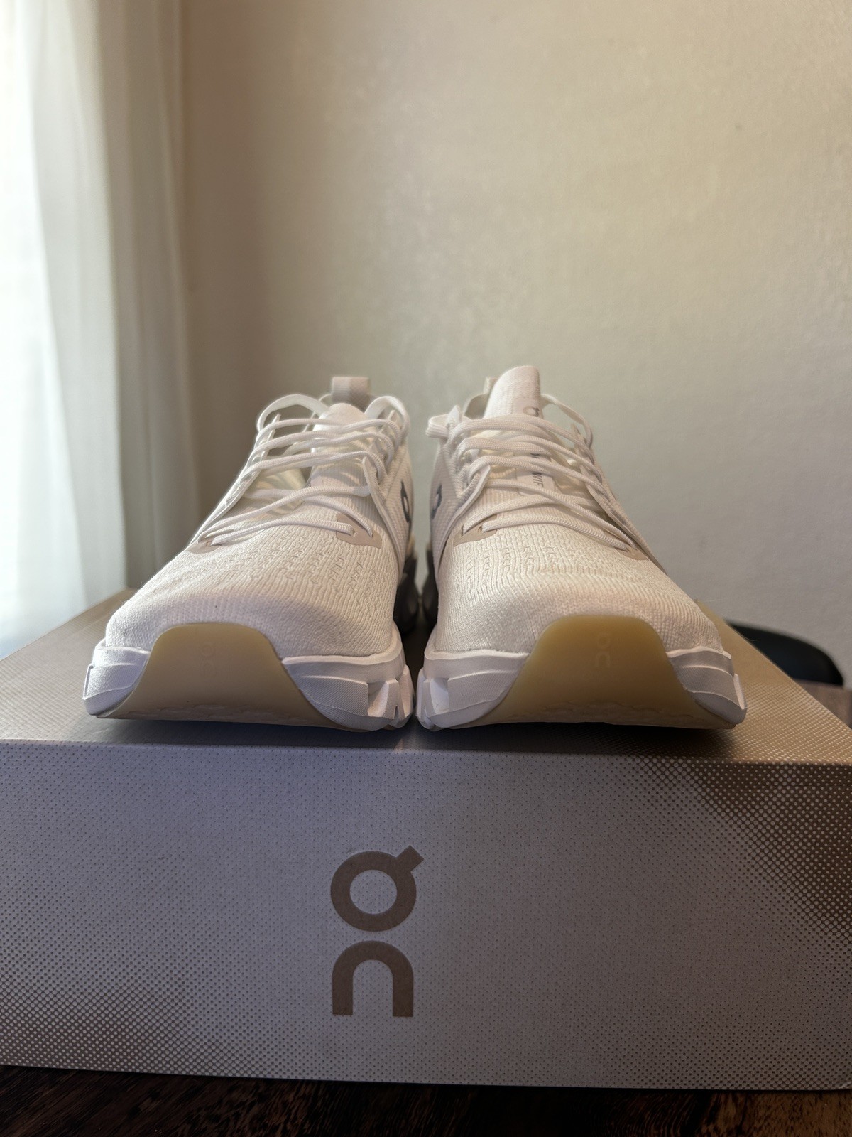 NEW On Cloudswift 4 Women’s White Left Size 9 Right Size 8.5 (Mismatched Pair)