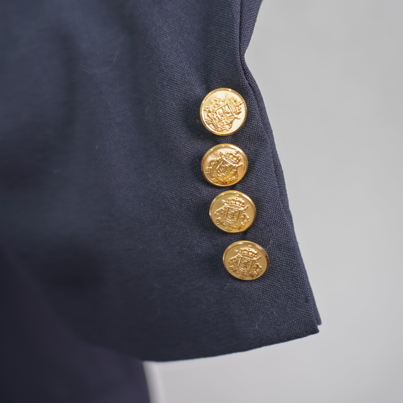 Tailor’s Row Deansgate Worsted Wool Gold Button Blazer 48R