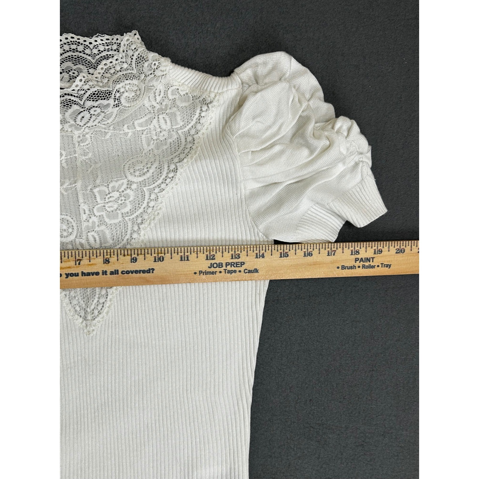Almost Famous Blouse Womens Medium White Excellent Lace Puff Sleeve Ribbed Top