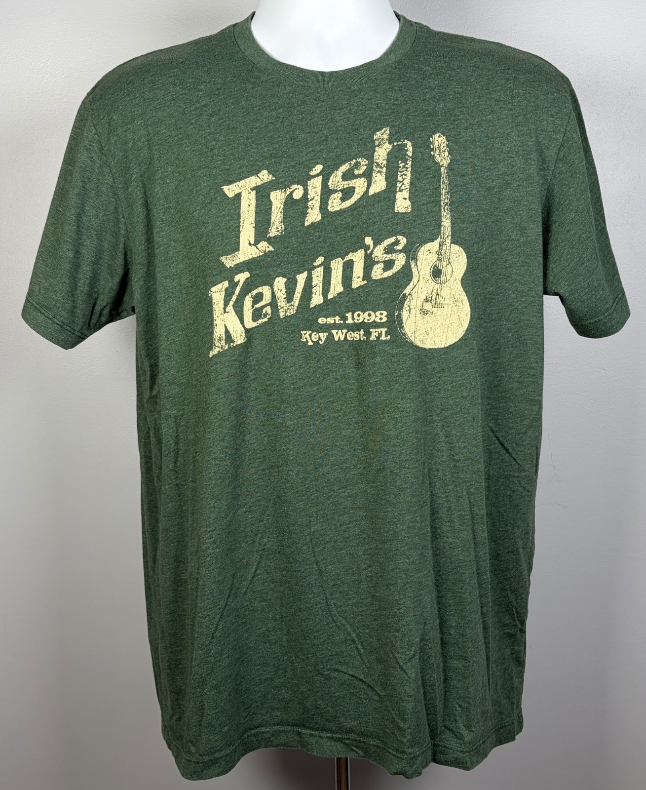 Irish Kevin’s Key West Florida Distressed Guitar Logo T Shirt Mens Large 50/50