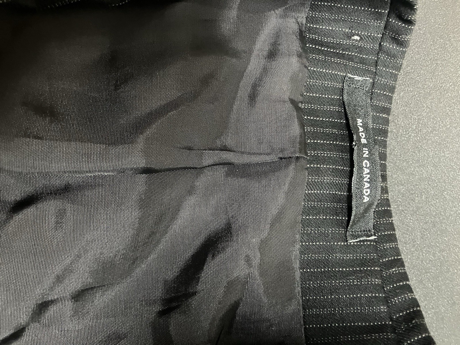 Calvin Klein Men’s 2-Piece Pinstripe Worsted Wool Slim Suit 42R 36×30