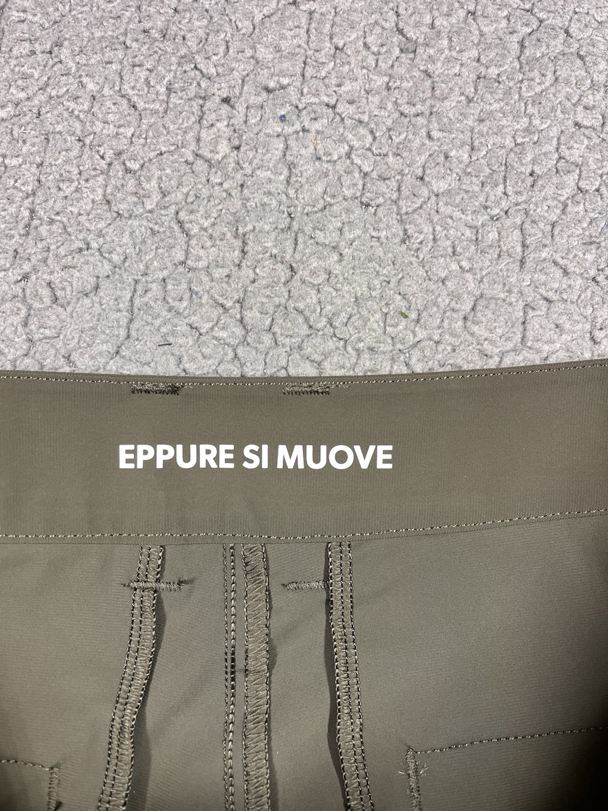 Rhone Resort Pants Sz 28 Mens Stretch Performance Travel Green UPF 50+ $138 MSRP