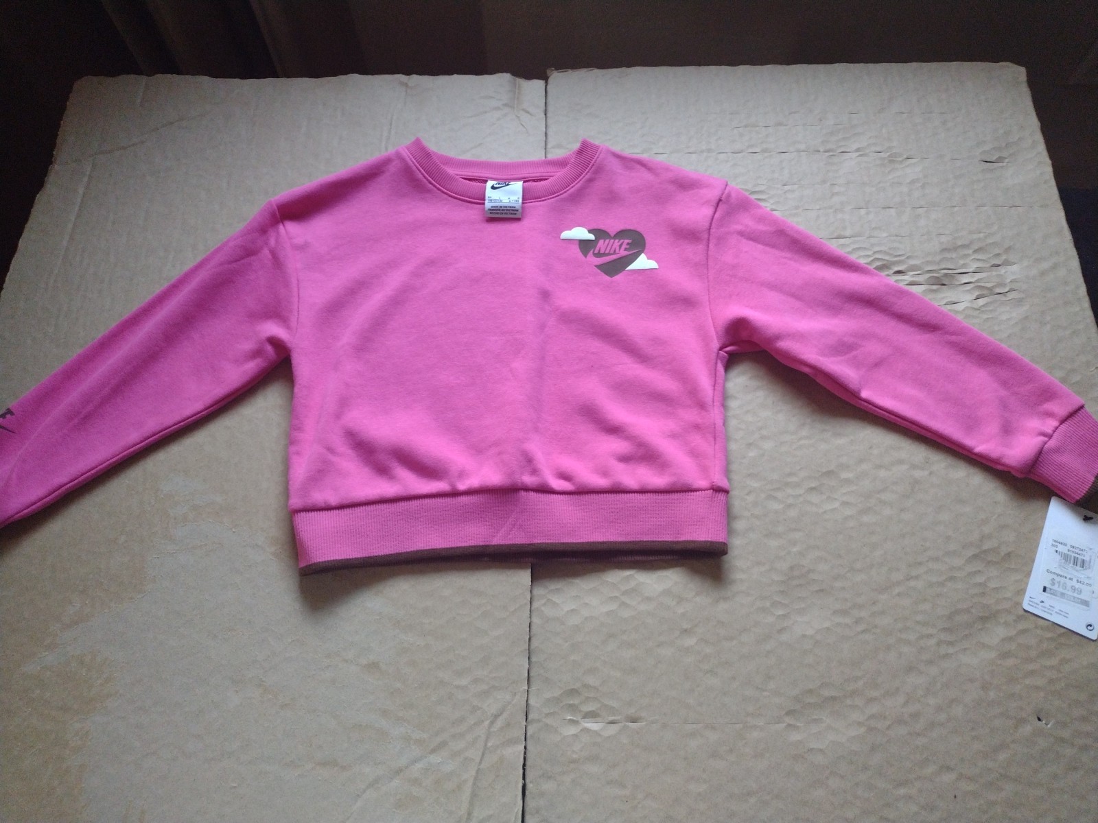 Brand New Nike Girls Sweatshirt-Pink With Nike In Heart On Front-Size 6x L- 6-7