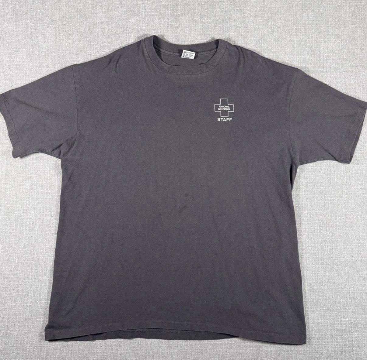 Vintage 1997 National Ski Patrol Hesperus Ski Swap Staff T Shirt Mens 2XL Gray