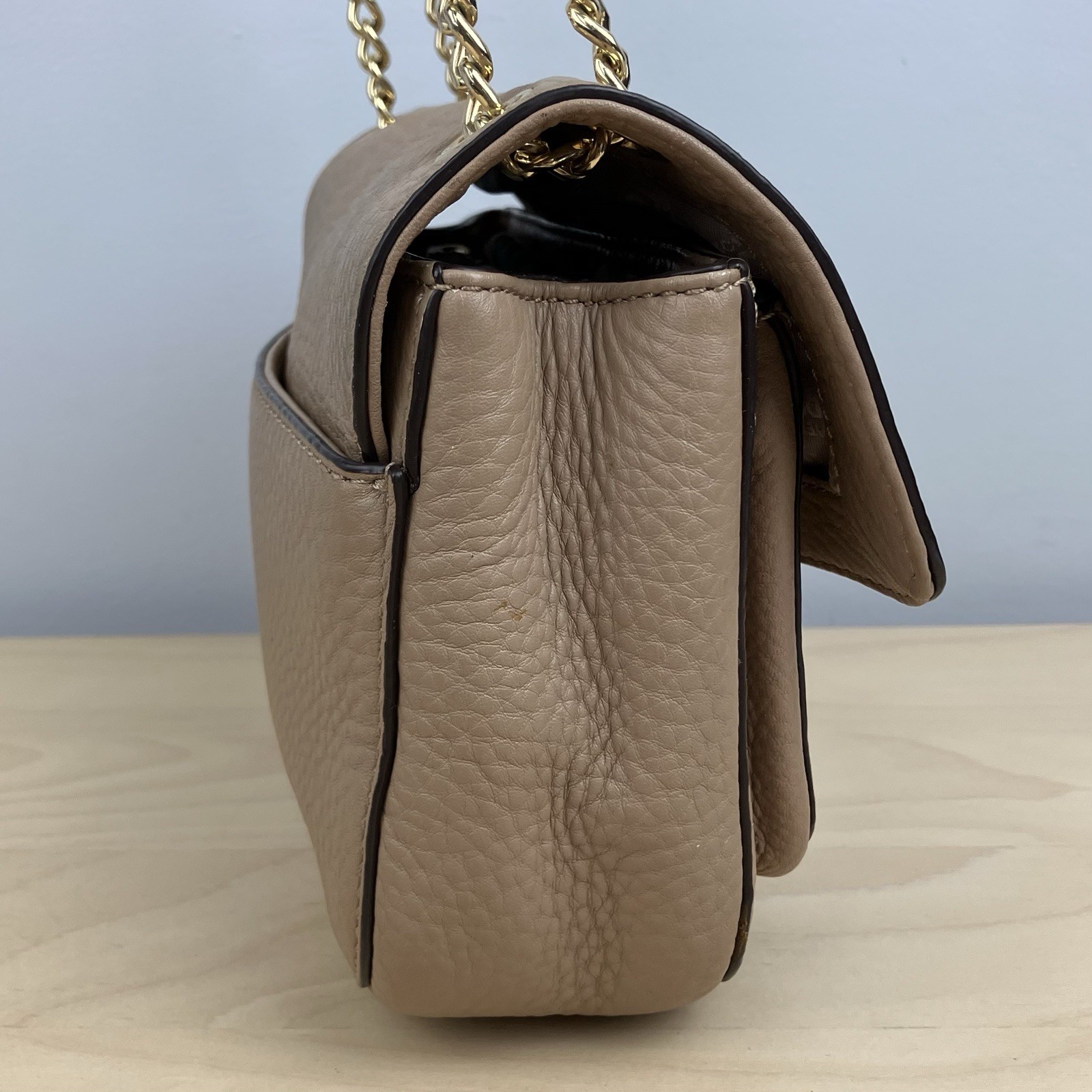 Michael Kors Sloan Tan Pebbled Crossbody Bag Small Turn Lock Chain Strap Gold