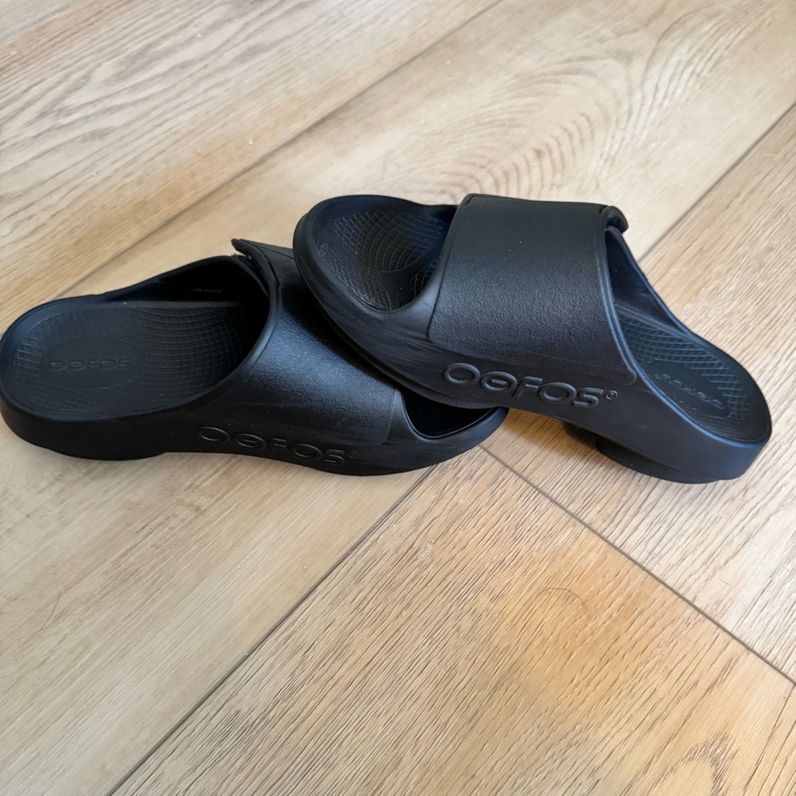 OOFOS OOahh Sport Flex Unisex Matt Black Recovery Slides Size: M: 5 W: 7 NWOT