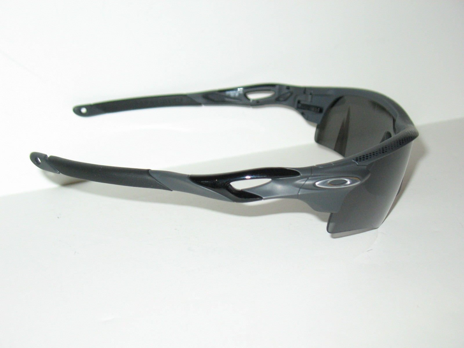 Oakley RADARLOCK High Resolution Carbon Frame Prizm Black Polarized Sunglasses