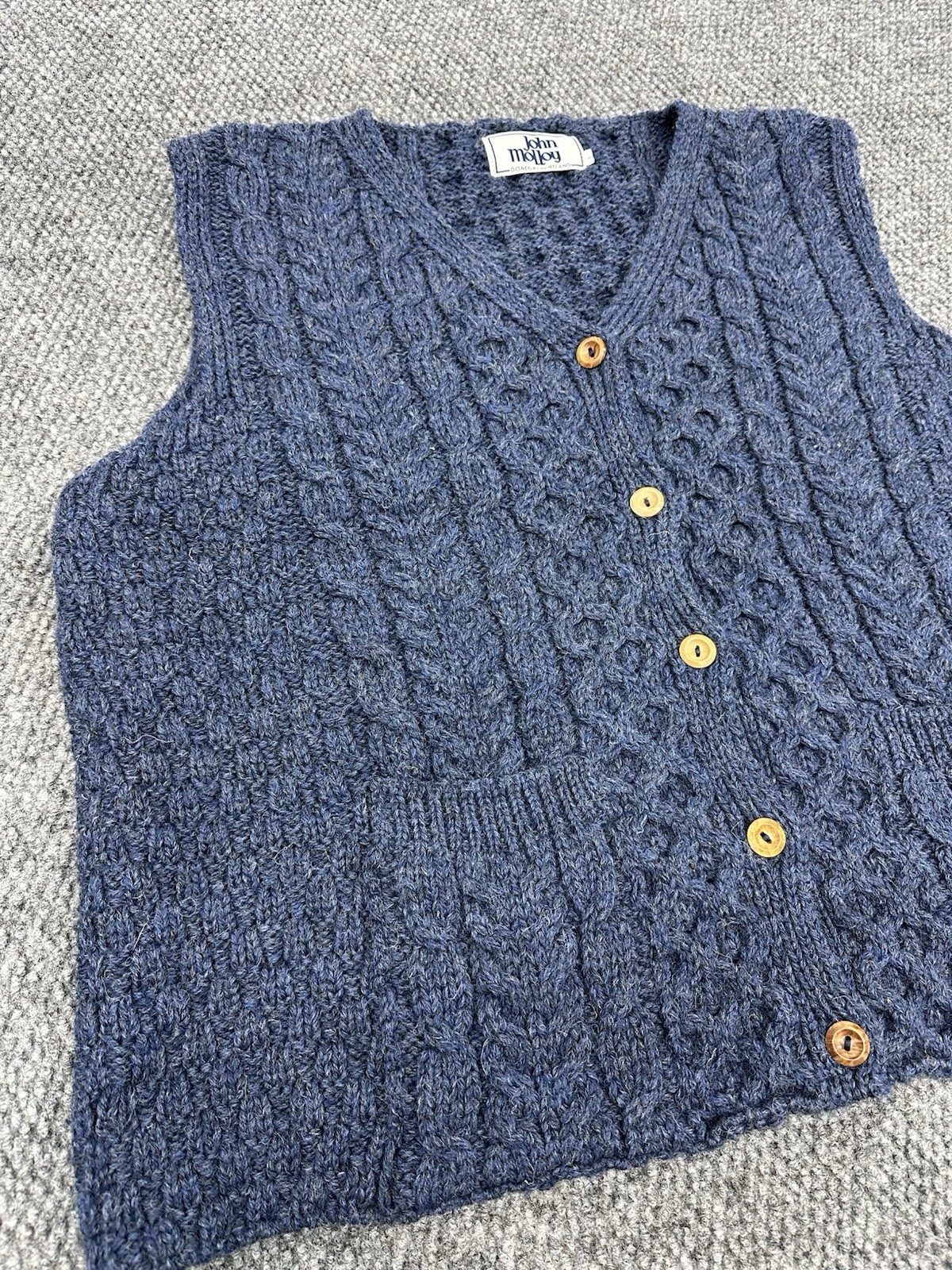 Vintage John Molloy Donegal Ireland Mens Large 100% Wool Cable Knit Sweater Vest