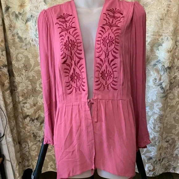 Women’s Cato Pink Embroidered Tunic Top NWOT Mid-Thigh Length Size 18 Large