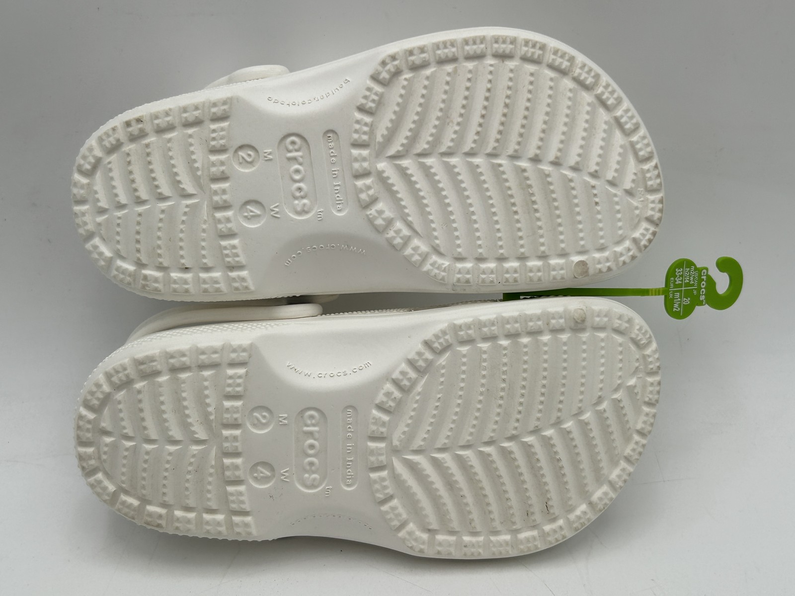 Crocs Classic Clogs White, US W4/M2