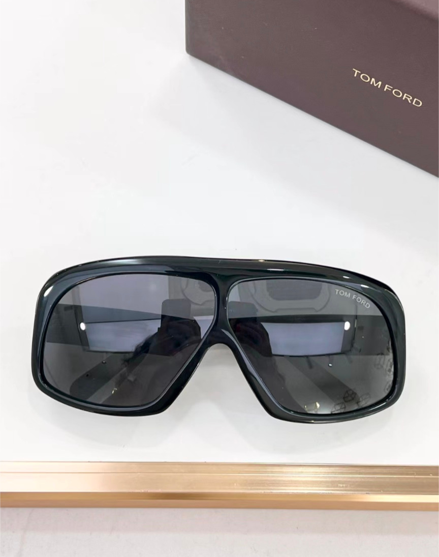 Tom Ford Cassius Sunglasses FT0965 Black/Gray 78-4-125mm With Case New