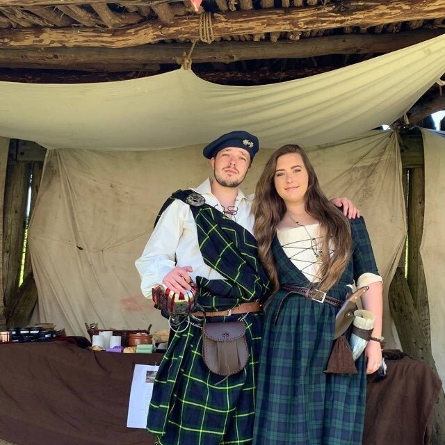 Scottish Men’s Great kilt 16th Century Vintage kilt Available in 50+ Tartans
