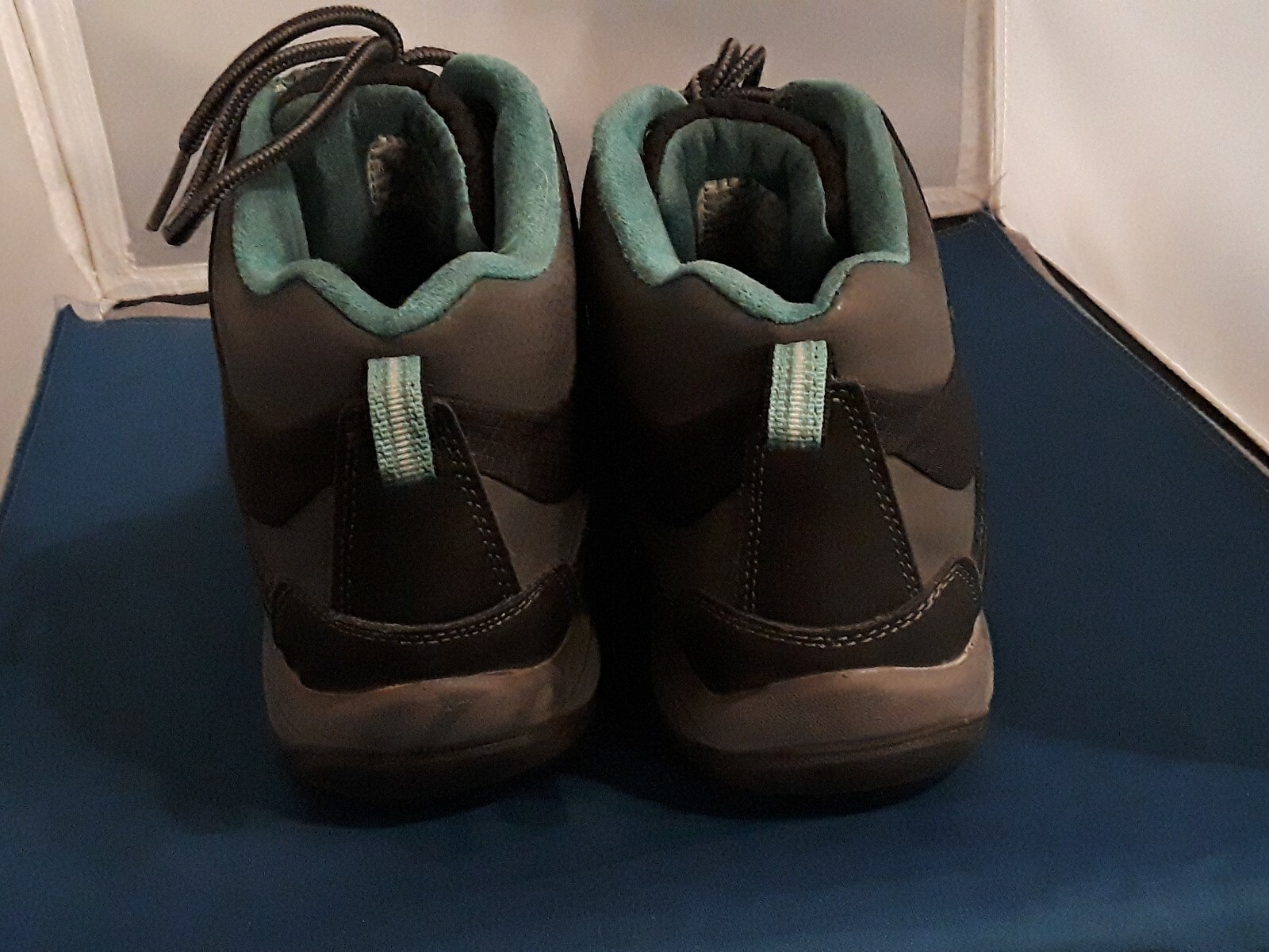 Womens Khombu Boots Size 9 Style Hillary Leather And Man-made Upper