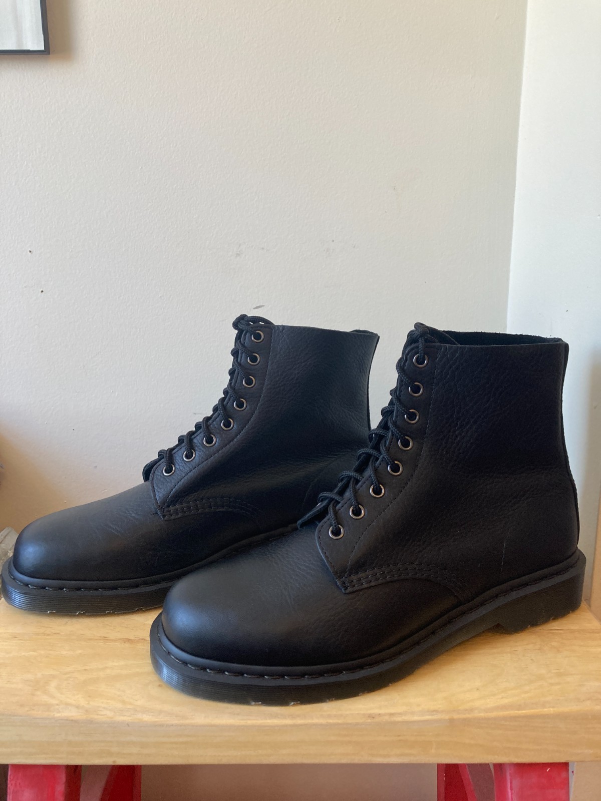 New Dr. Martens 1460 Ambassador Leather Lace Up Boots 11 US Black Mens Mono